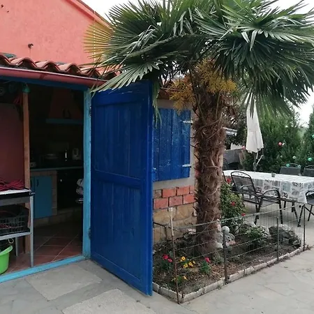 Cozy Studio With Garden